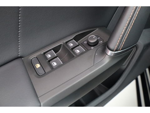 CUPRA Leon Sportstourer 1.4 e-Hybrid 204pk | Navi | Adapt. Cruise | CarPlay | Keyless | Camera | Stoel-Stuurverw.