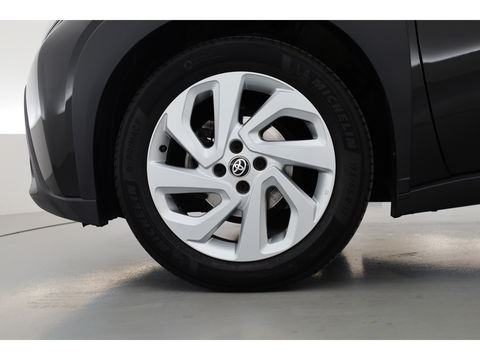 Toyota Aygo X 1.0 VVT-i MT first | Adapt. Cruise | Camera | Clima | Apple CarPlay | 17"