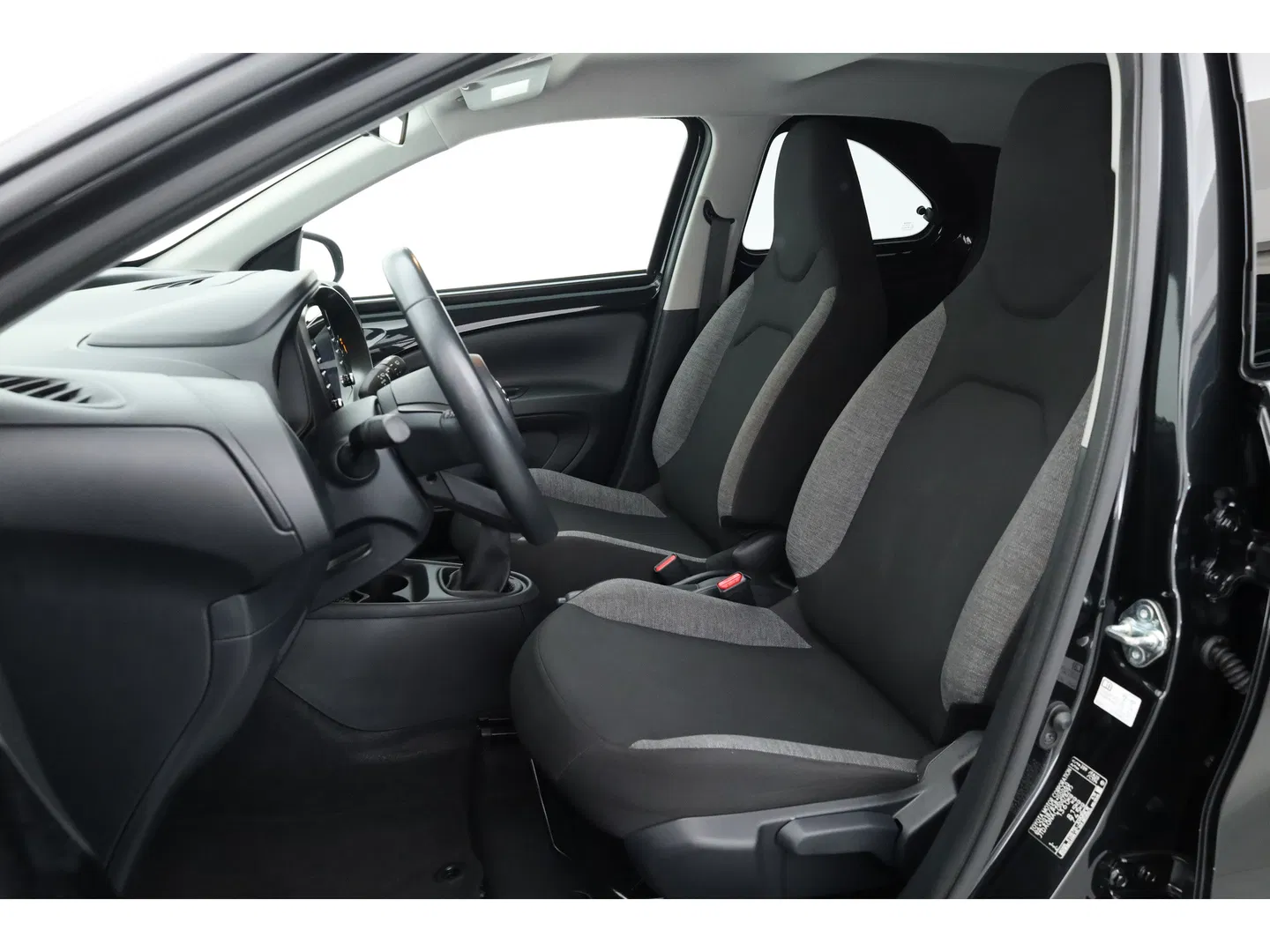Toyota Aygo X 1.0 VVT-i MT first | Adapt. Cruise | Camera | Clima | Apple CarPlay | 17"
