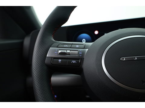 Hyundai KONA Electric N Line 65.4 kWh | Navi | Adapt. Cruise | Stoel- Stuurverw | Keyless | Camera | Elek. Achterklep