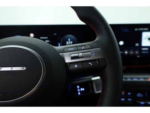 Hyundai KONA Electric N Line 65.4 kWh | Navi | Adapt. Cruise | Stoel- Stuurverw | Keyless | Camera | Elek. Achterklep
