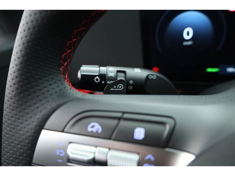 Hyundai KONA Electric N Line 65.4 kWh | Navi | Adapt. Cruise | Stoel- Stuurverw | Keyless | Camera | Elek. Achterklep