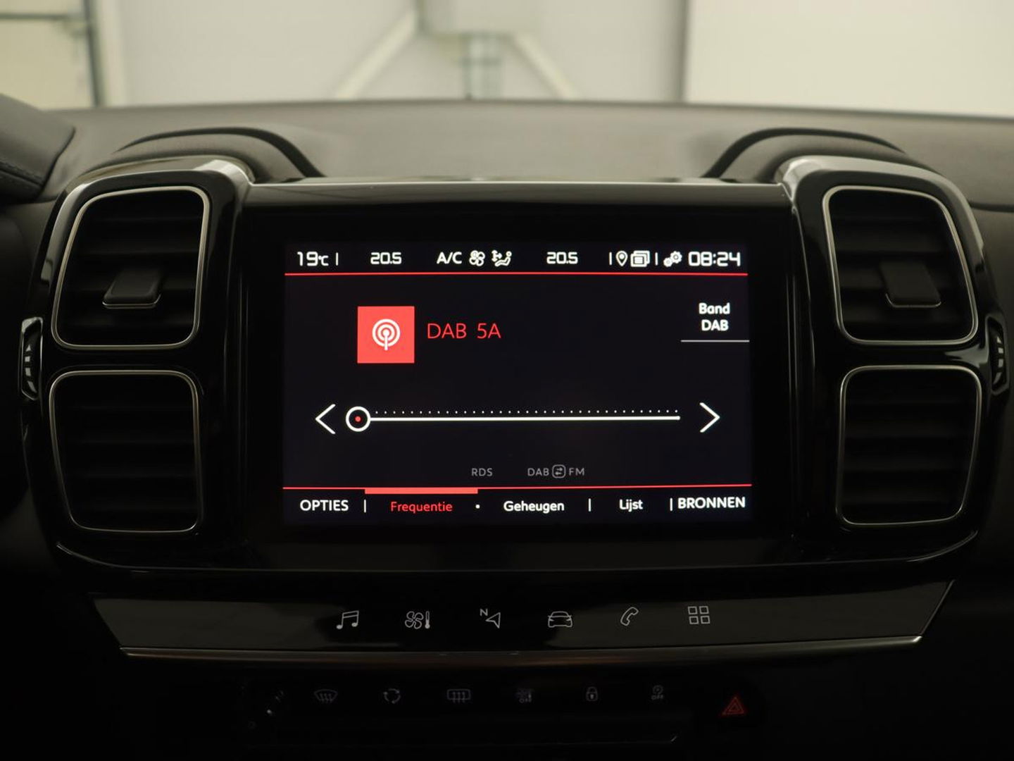 Citroën C5 Aircross 1.6 PureTech Shine | Adaptive cruise | Trekhaak | 360 Camera | Digital Cockpit | Half leder | Dodehoek detectie | Carplay | Navigatie