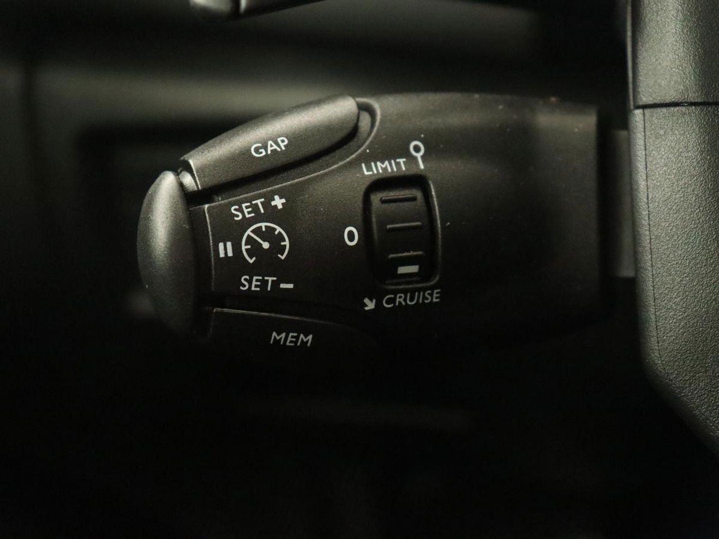 Citroën C5 Aircross 1.6 PureTech Shine | Adaptive cruise | Trekhaak | 360 Camera | Digital Cockpit | Half leder | Dodehoek detectie | Carplay | Navigatie
