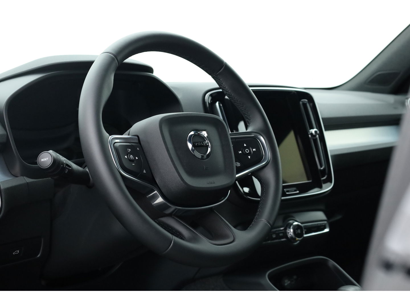Volvo XC40 B3 Plus Black Edition | Adapt. Cruise | Harman Kardon | 360cam | Pixel LED | Stoel- Stuurverw. | 20''
