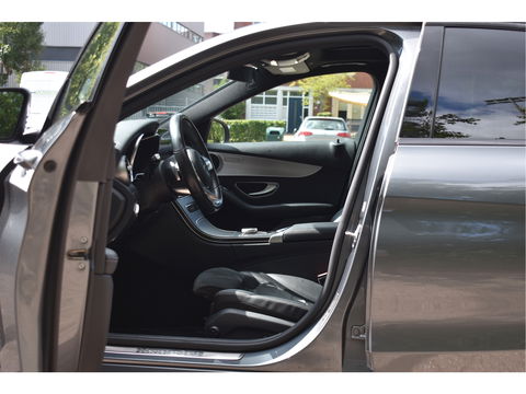 Mercedes-Benz C-Klasse 180 Business Solution AMG | NL-Auto | 360 gr. camera | Pano.dak | Afn.haak | Carplay | Full LED