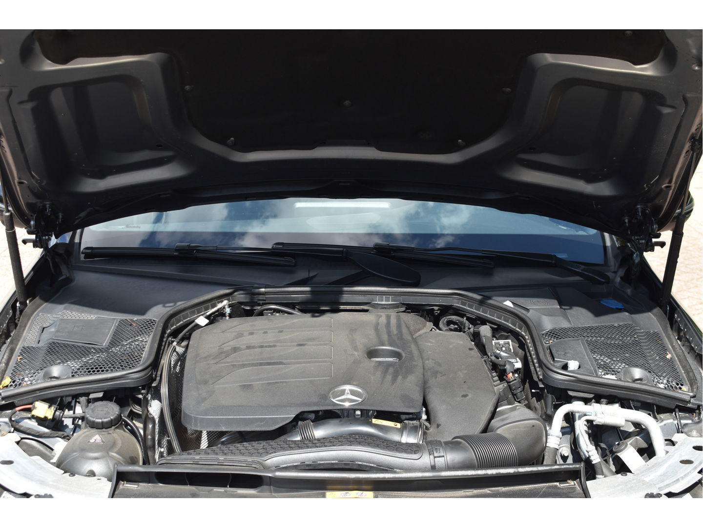 Mercedes-Benz C-Klasse 180 Business Solution AMG | NL-Auto | 360 gr. camera | Pano.dak | Afn.haak | Carplay | Full LED