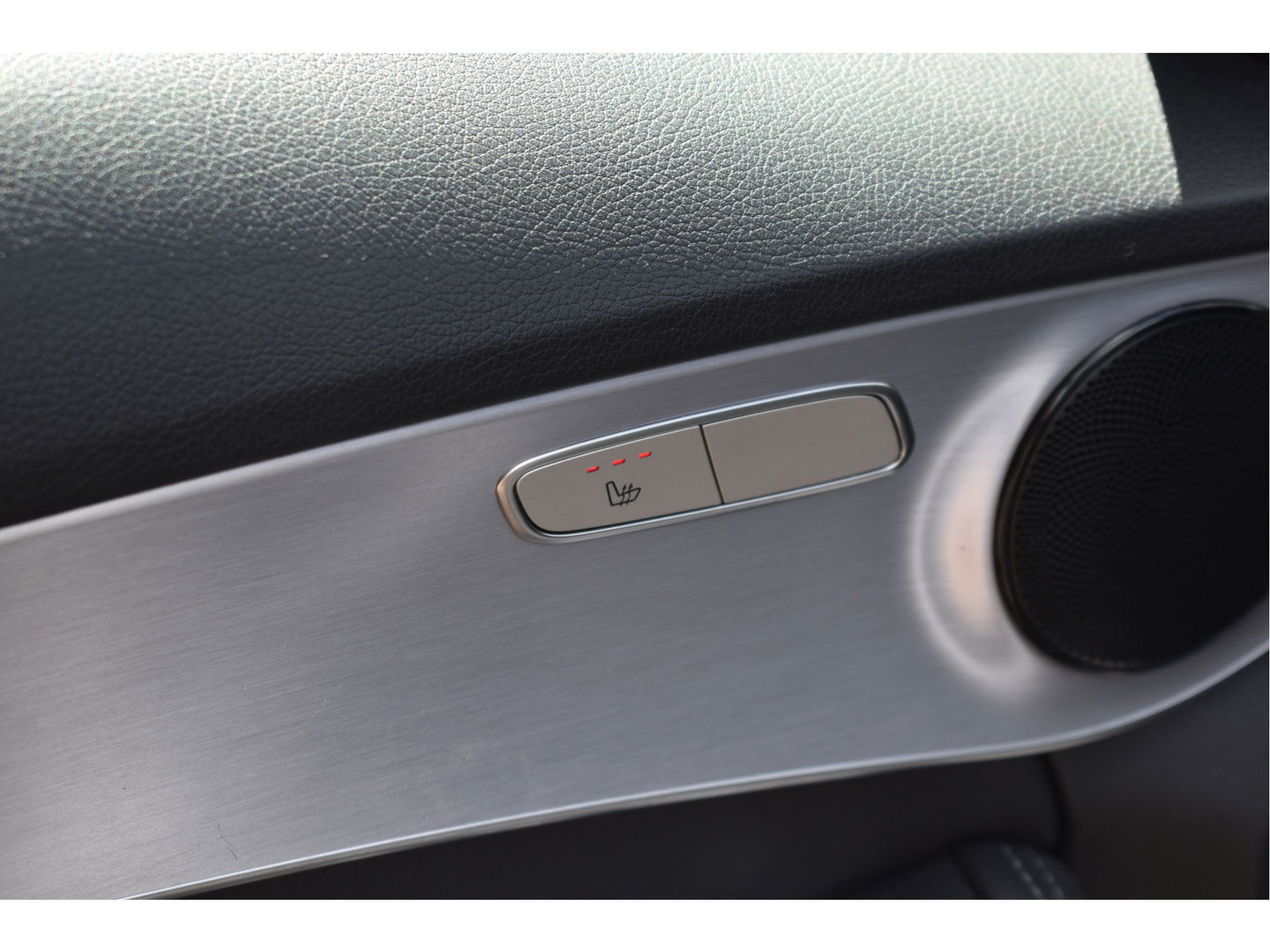 Mercedes-Benz C-Klasse 180 Business Solution AMG | NL-Auto | 360 gr. camera | Pano.dak | Afn.haak | Carplay | Full LED