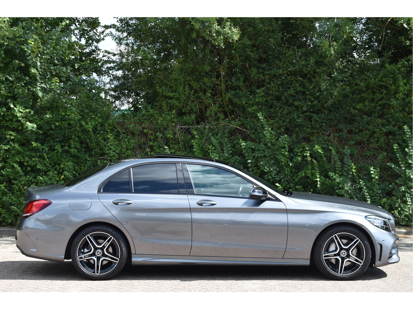 Mercedes-Benz C-Klasse 180 Business Solution AMG | NL-Auto | 360 gr. camera | Pano.dak | Afn.haak | Carplay | Full LED