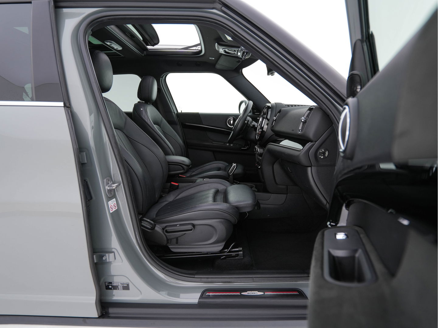 MINI Countryman 2.0 Cooper S Knightsbridge Edition JCW-Sportpack Aut. *PANO | LUXURY-LEATHER | FULL-LED | HARMAN/KARDON-AUDIO | HEATED-SPORTSEATS | KEYLESS | CAMERA | AMBIENT-LIGHT | NAVI-FULLMAP | HEAD-UP | PRIVACY-GLASS | SHIFT-PADDLES | 18''ALU*