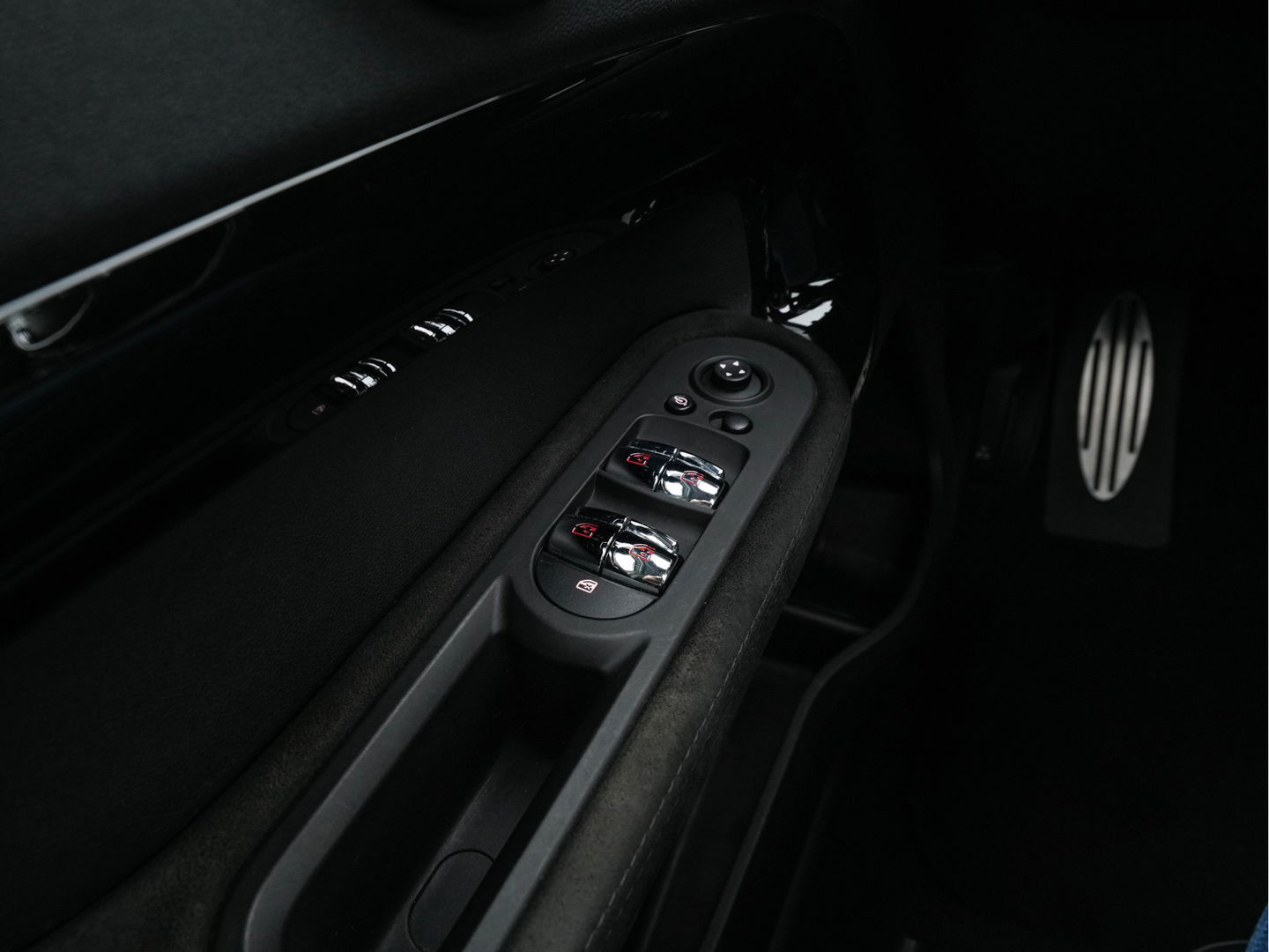 MINI Countryman 2.0 Cooper S Knightsbridge Edition JCW-Sportpack Aut. *PANO | LUXURY-LEATHER | FULL-LED | HARMAN/KARDON-AUDIO | HEATED-SPORTSEATS | KEYLESS | CAMERA | AMBIENT-LIGHT | NAVI-FULLMAP | HEAD-UP | PRIVACY-GLASS | SHIFT-PADDLES | 18''ALU*