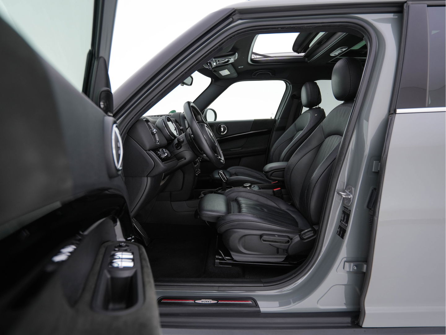 MINI Countryman 2.0 Cooper S Knightsbridge Edition JCW-Sportpack Aut. *PANO | LUXURY-LEATHER | FULL-LED | HARMAN/KARDON-AUDIO | HEATED-SPORTSEATS | KEYLESS | CAMERA | AMBIENT-LIGHT | NAVI-FULLMAP | HEAD-UP | PRIVACY-GLASS | SHIFT-PADDLES | 18''ALU*