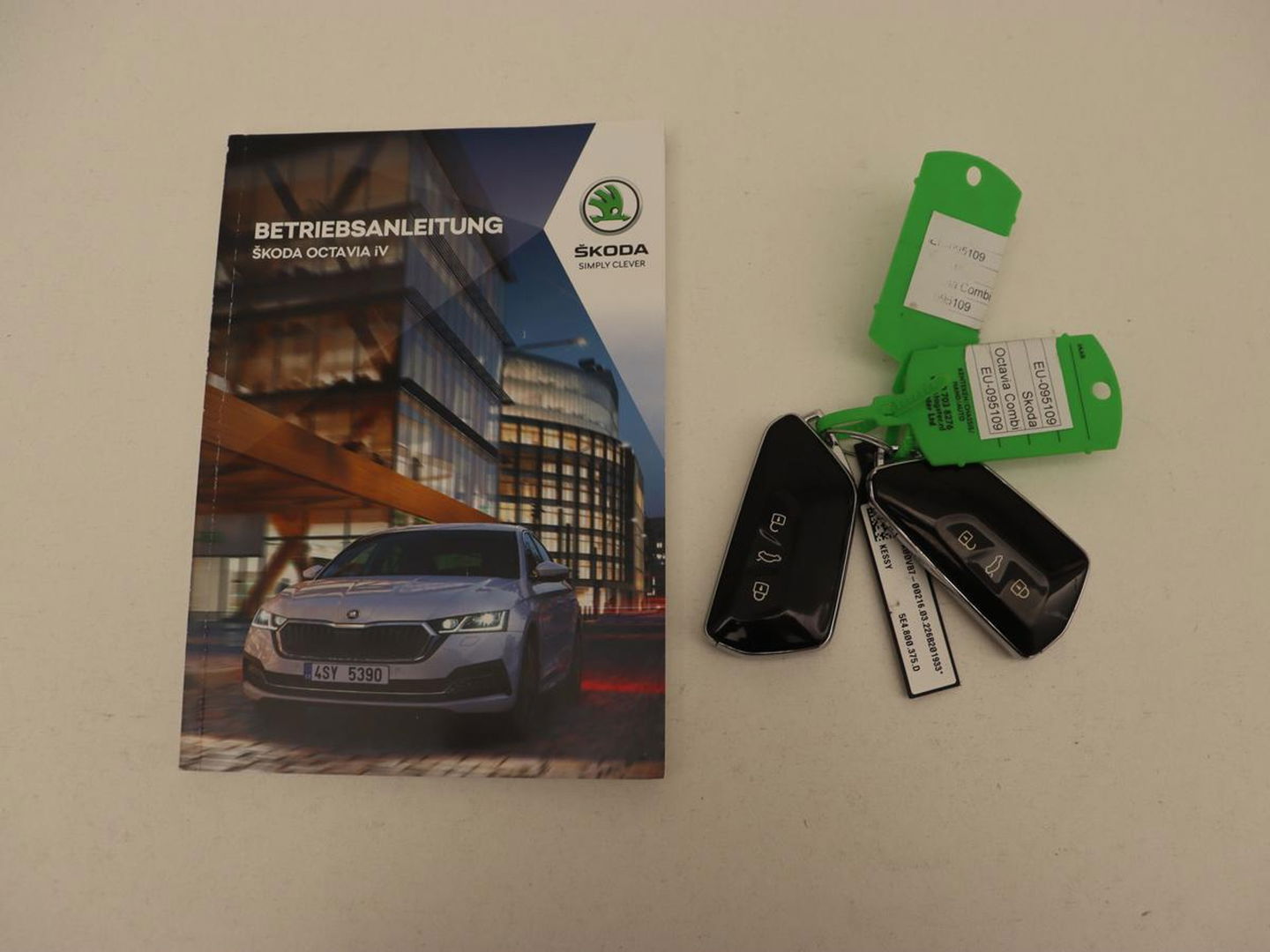 Škoda Octavia 1.4 TSI iV PHEV Business Edition | Stoel & stuurverwarming | Carplay | Navigatie | Parkeerhulp | Climate control | Cruise control