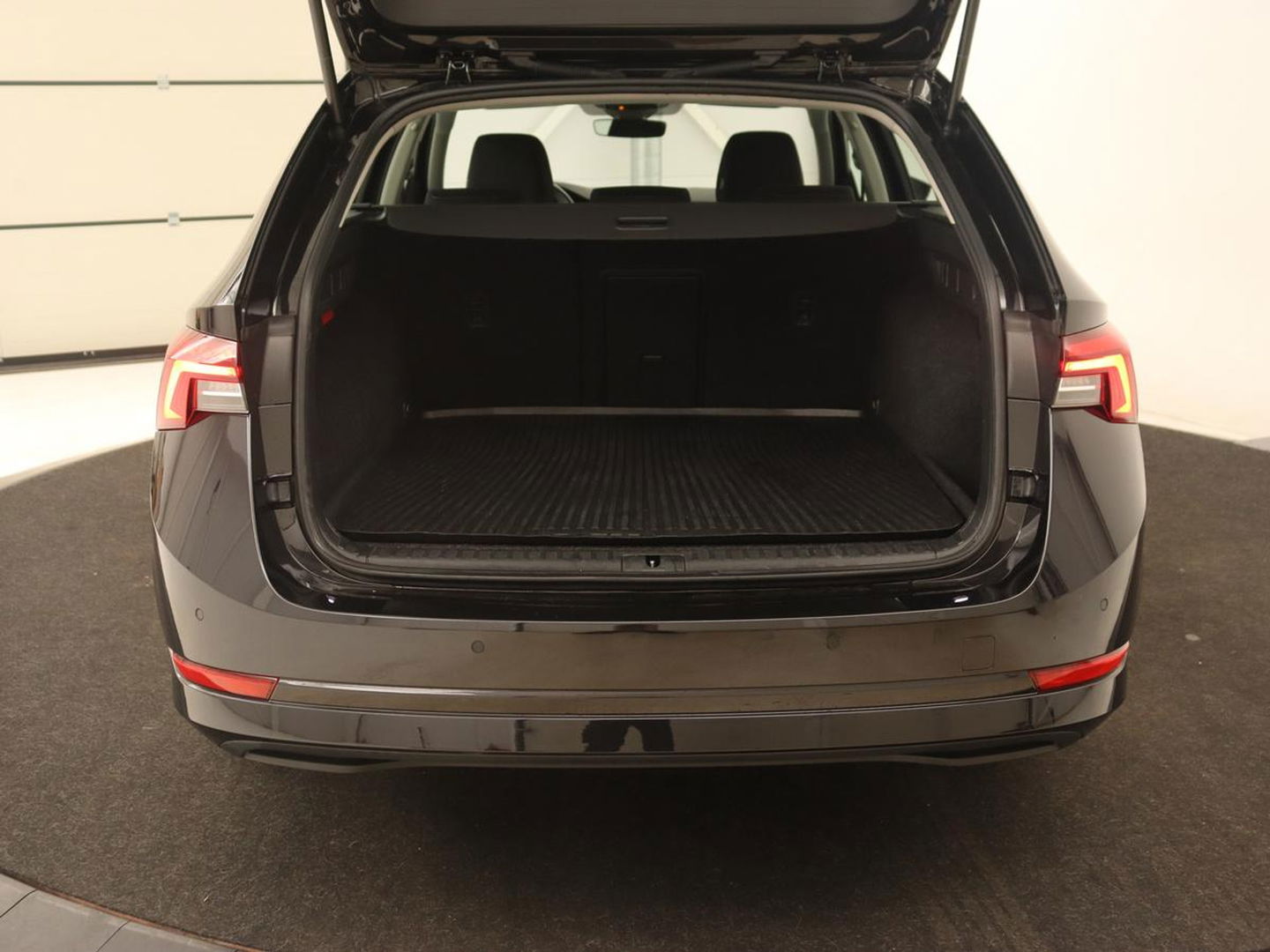 Škoda Octavia 1.4 TSI iV PHEV Business Edition | Stoel & stuurverwarming | Carplay | Navigatie | Parkeerhulp | Climate control | Cruise control