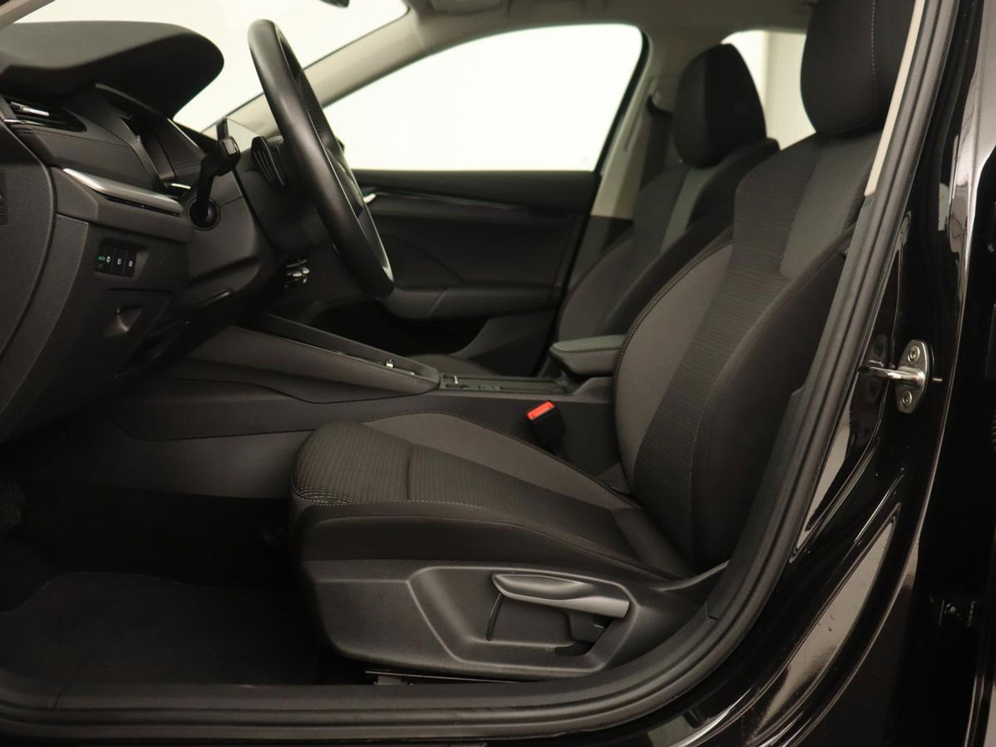 Škoda Octavia 1.4 TSI iV PHEV Business Edition | Stoel & stuurverwarming | Carplay | Navigatie | Parkeerhulp | Climate control | Cruise control