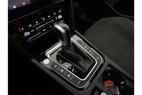 Volkswagen Arteon Shooting Brake 1.4 TSI eHybrid R-Line | 293PK | Pano | Sfeer | Virtual | Trekh | LED | HuD | Carplay | Camera
