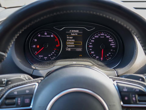 Audi A3 Limousine 1.4 TFSI Ambiente S Line Automaat Xenon ACC Navigatie