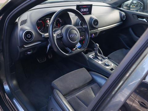 Audi A3 Limousine 1.4 TFSI Ambiente S Line Automaat Xenon ACC Navigatie