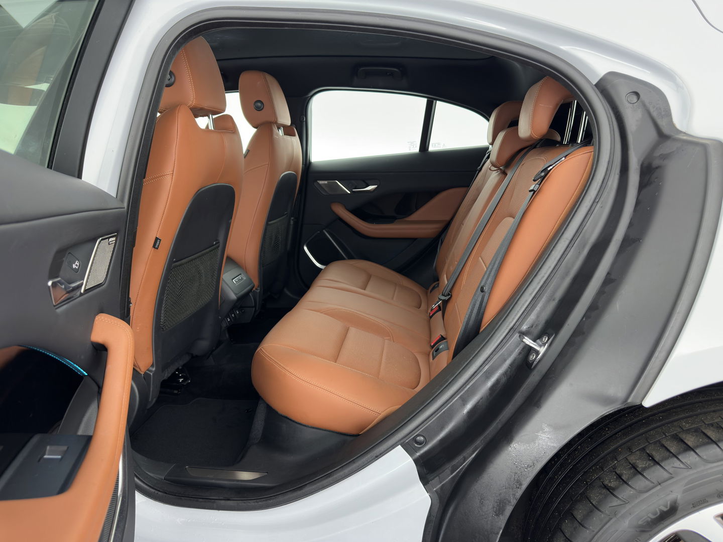 Jaguar I-PACE EV400 HSE 90 kWh {SOH-87%} Aut. *PANO | LUXURY-LEATHER | FULL-LED | MEMORY-PACK | MERIDIAN-AUDIO | DIGI-COCKPIT | KEYLESS | NAVI-FULLMAP | ECC | HEATED-COMFORTSEATS | PDC | HEAD-UP | CAMERA | CRUISE | LANE-ASSIST | 20'