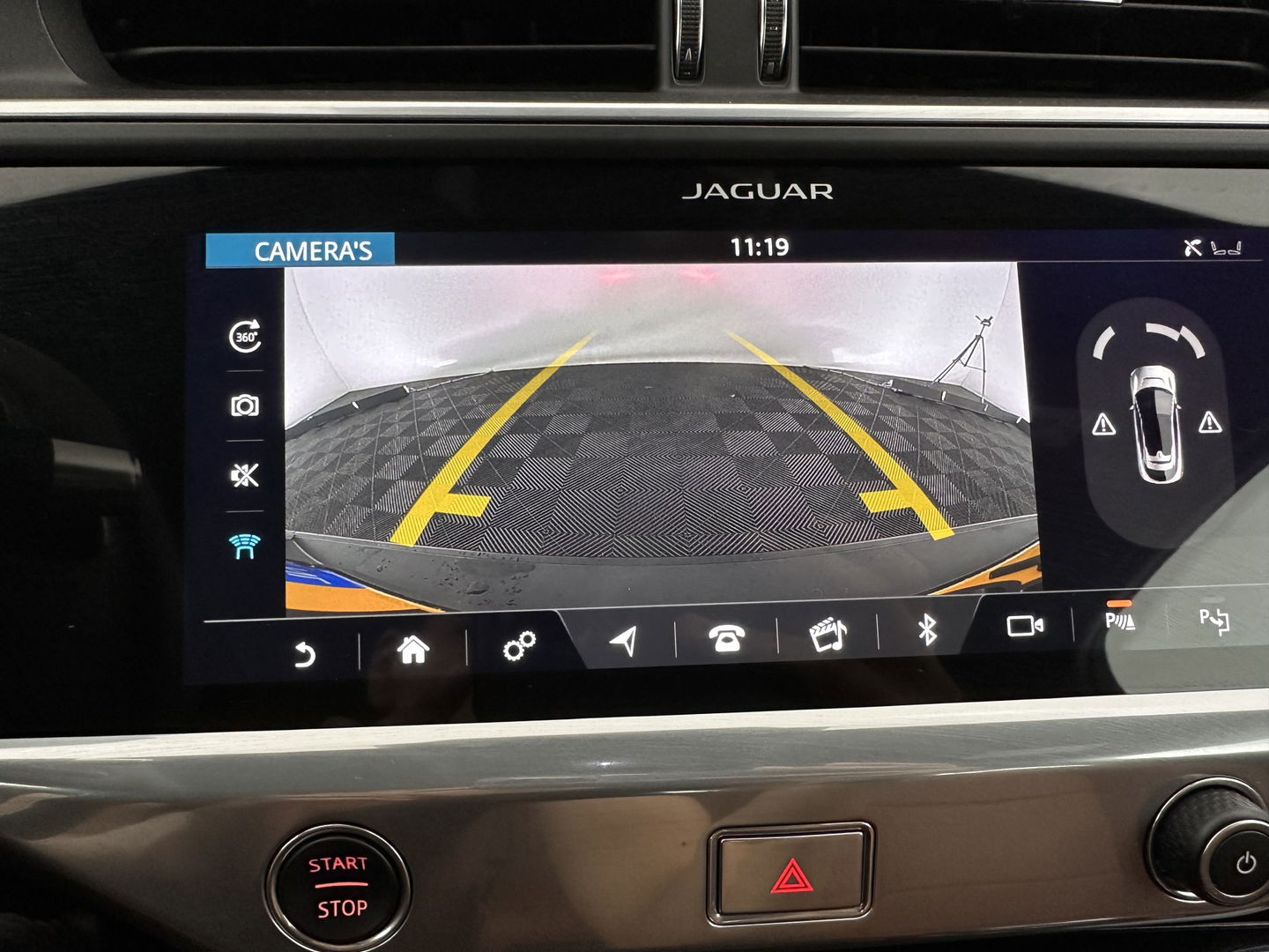 Jaguar I-PACE EV400 HSE 90 kWh {SOH-87%} Aut. *PANO | LUXURY-LEATHER | FULL-LED | MEMORY-PACK | MERIDIAN-AUDIO | DIGI-COCKPIT | KEYLESS | NAVI-FULLMAP | ECC | HEATED-COMFORTSEATS | PDC | HEAD-UP | CAMERA | CRUISE | LANE-ASSIST | 20'