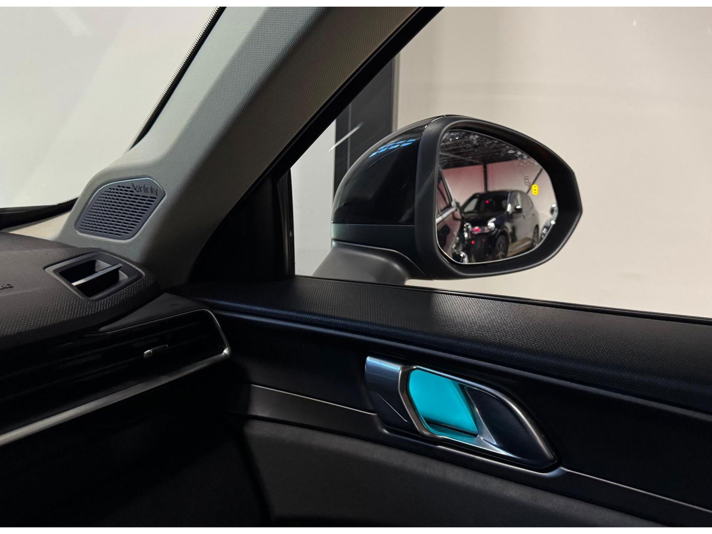 Lynk & Co 01 1.5 PANO KEYLESS CAM