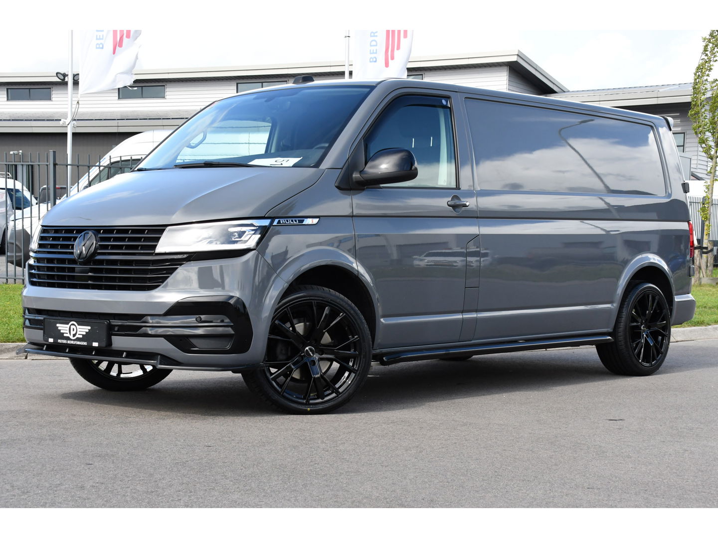 Volkswagen Transporter 2.0 TDI L2H1 Bulli Virtual, Cruise, Carplay, Automaat, Multimedia, Sensoren, 150PK, Trekhaak, LED, UNIEK!