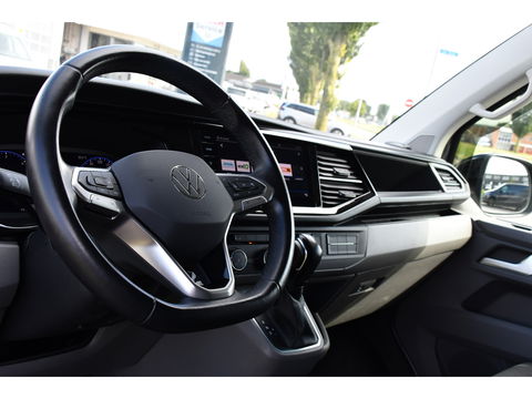 Volkswagen Transporter 2.0 TDI L2H1 Bulli Virtual, Cruise, Carplay, Automaat, Multimedia, Sensoren, 150PK, Trekhaak, LED, UNIEK!