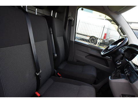 Volkswagen Transporter 2.0 TDI L2H1 Bulli Virtual, Cruise, Carplay, Automaat, Multimedia, Sensoren, 150PK, Trekhaak, LED, UNIEK!