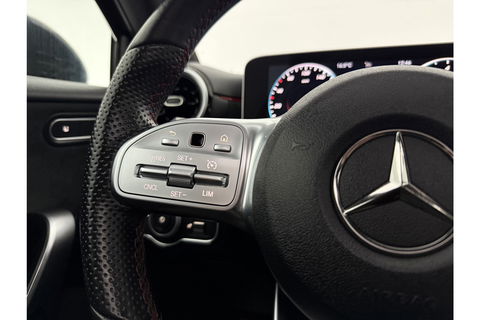 Mercedes-Benz A-Klasse 180 AMG | NAP |  Pano | Virtual | Camera | LED | Navigatie | Stoelverwarming
