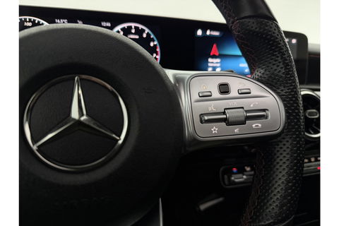 Mercedes-Benz A-Klasse 180 AMG | NAP |  Pano | Virtual | Camera | LED | Navigatie | Stoelverwarming