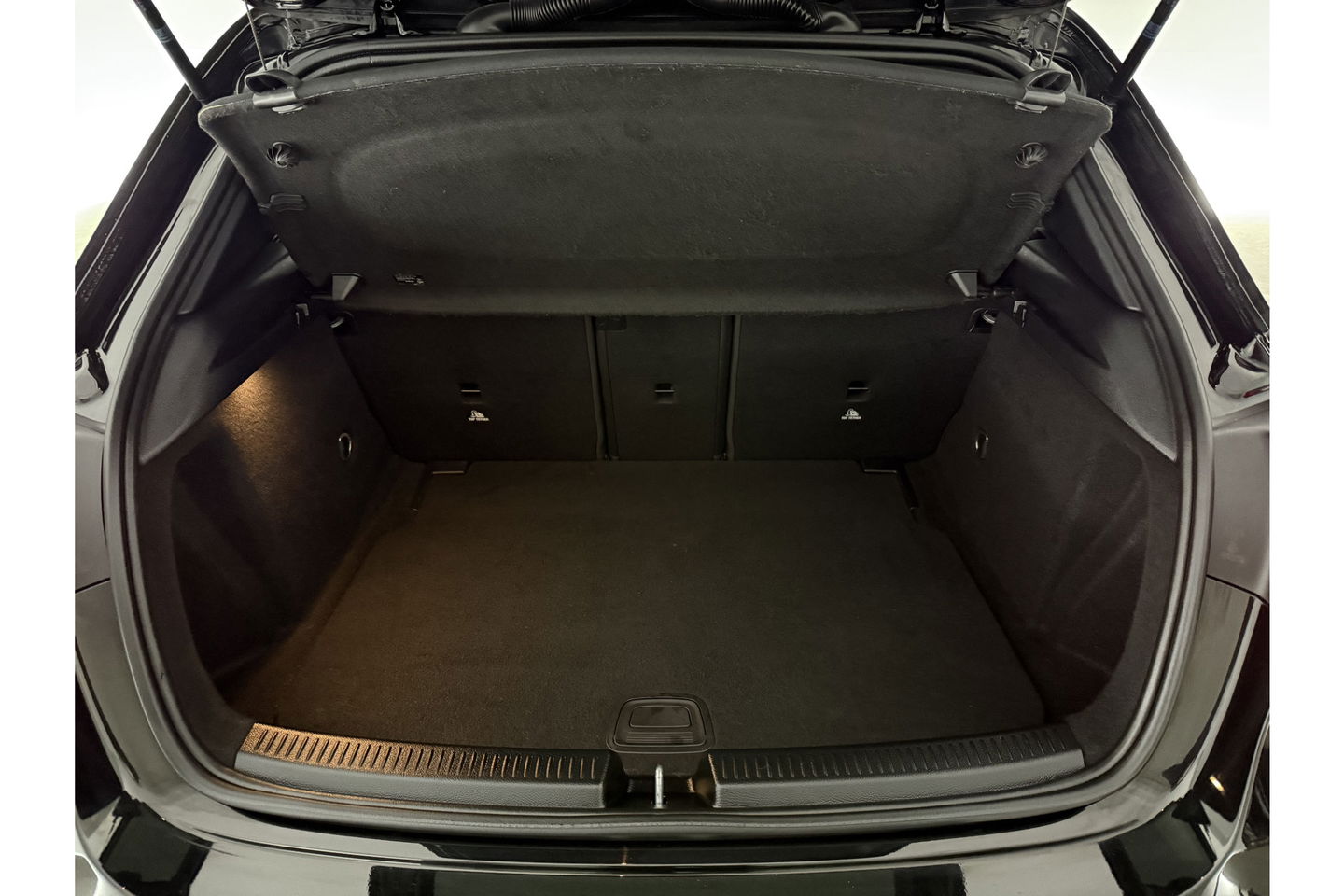 Mercedes-Benz A-Klasse 180 AMG | NAP |  Pano | Virtual | Camera | LED | Navigatie | Stoelverwarming