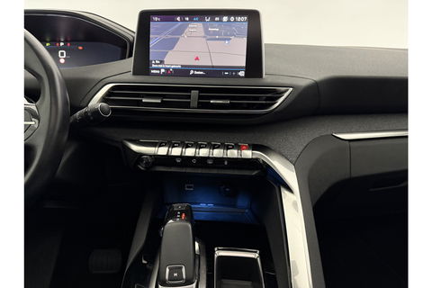 Peugeot 5008 1.2 PureTech Avantage | 7-zits | Pano | 360° | Sfeerverl. | Trekhaak | Carplay | LED | NAP