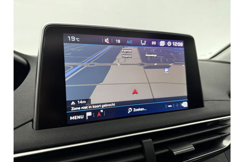 Peugeot 5008 1.2 PureTech Avantage | 7-zits | Pano | 360° | Sfeerverl. | Trekhaak | Carplay | LED | NAP
