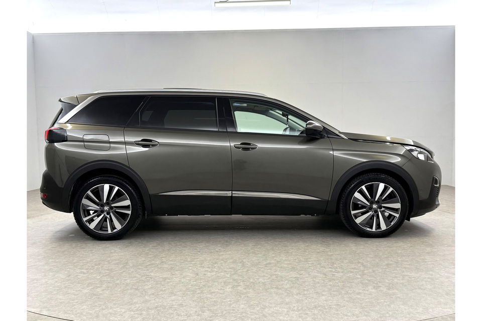 Peugeot 5008 1.2 PureTech Avantage | 7-zits | Pano | 360° | Sfeerverl. | Trekhaak | Carplay | LED | NAP