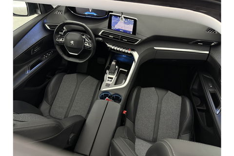 Peugeot 5008 1.2 PureTech Avantage | 7-zits | Pano | 360° | Sfeerverl. | Trekhaak | Carplay | LED | NAP