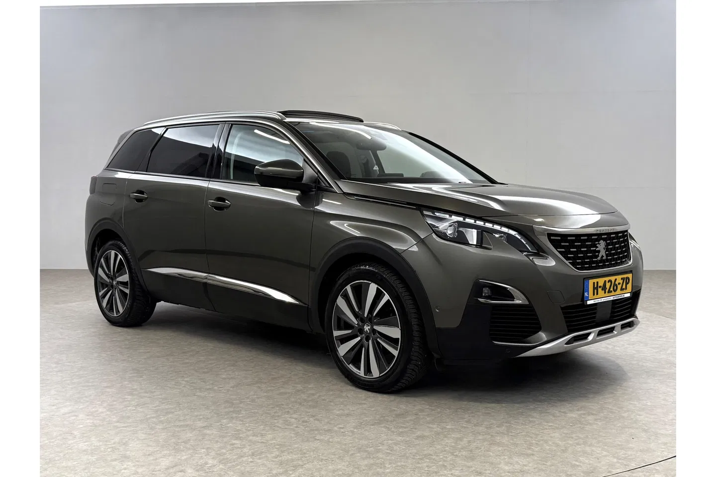 Peugeot 5008 1.2 PureTech Avantage | 7-zits | Pano | 360° | Sfeerverl. | Trekhaak | Carplay | LED | NAP