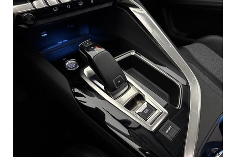 Peugeot 5008 1.2 PureTech Avantage | 7-zits | Pano | 360° | Sfeerverl. | Trekhaak | Carplay | LED | NAP