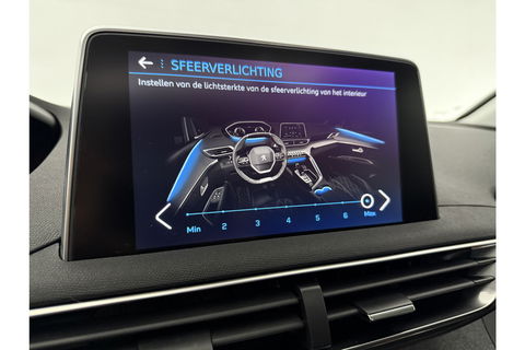 Peugeot 5008 1.2 PureTech Avantage | 7-zits | Pano | 360° | Sfeerverl. | Trekhaak | Carplay | LED | NAP