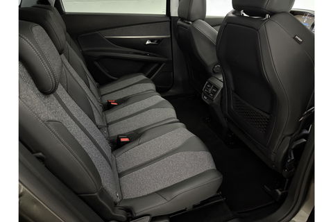 Peugeot 5008 1.2 PureTech Avantage | 7-zits | Pano | 360° | Sfeerverl. | Trekhaak | Carplay | LED | NAP