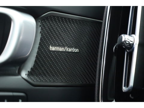 Volvo XC40 B3 Plus Black Edition | Adapt. Cruise | Harman Kardon | 360cam | Pixel LED | Stoel- Stuurverw. | 20''