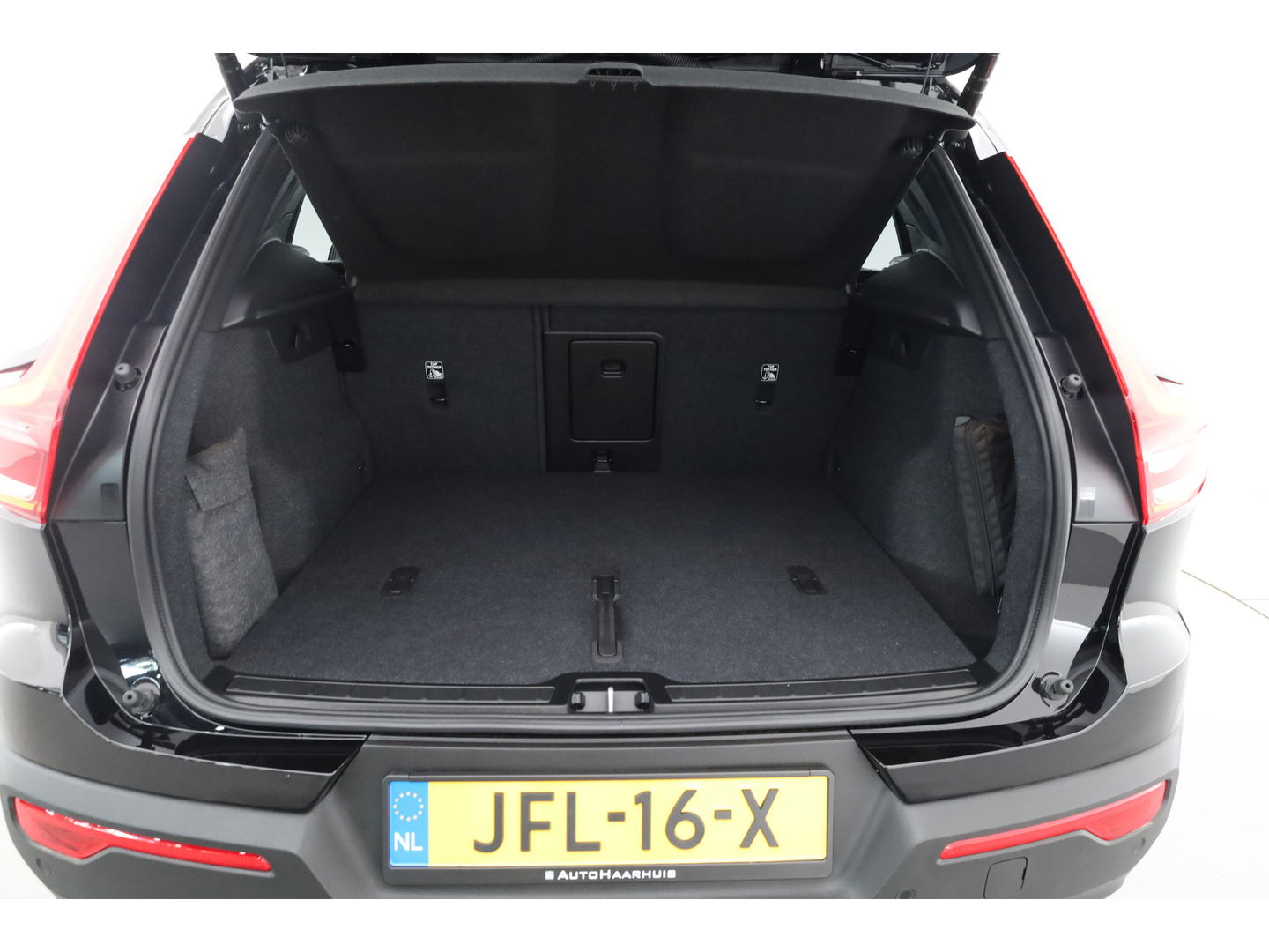 Volvo XC40 B3 Plus Black Edition | Adapt. Cruise | Harman Kardon | 360cam | Pixel LED | Stoel- Stuurverw. | 20''