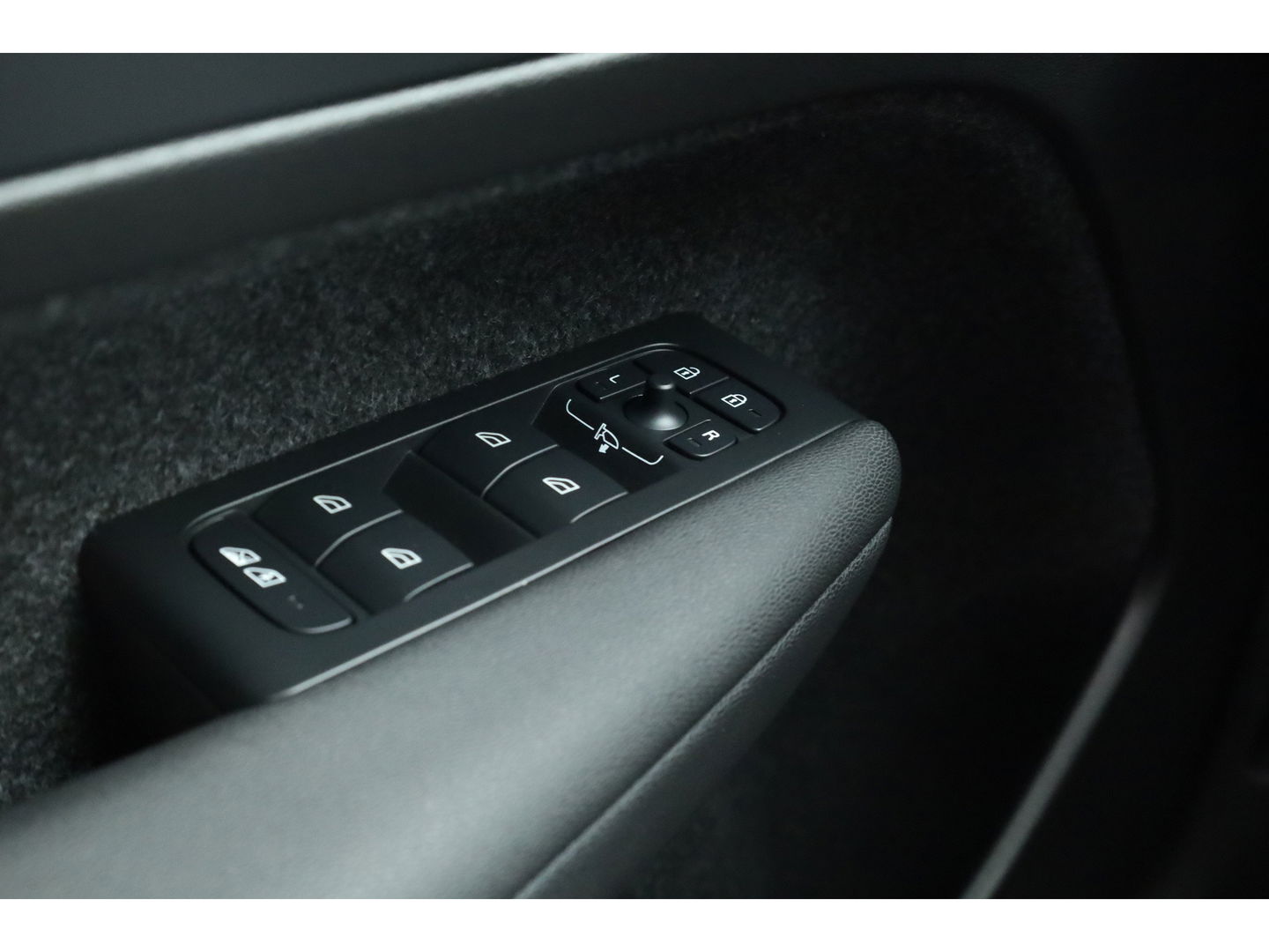 Volvo XC40 B3 Plus Black Edition | Adapt. Cruise | Harman Kardon | 360cam | Pixel LED | Stoel- Stuurverw. | 20''