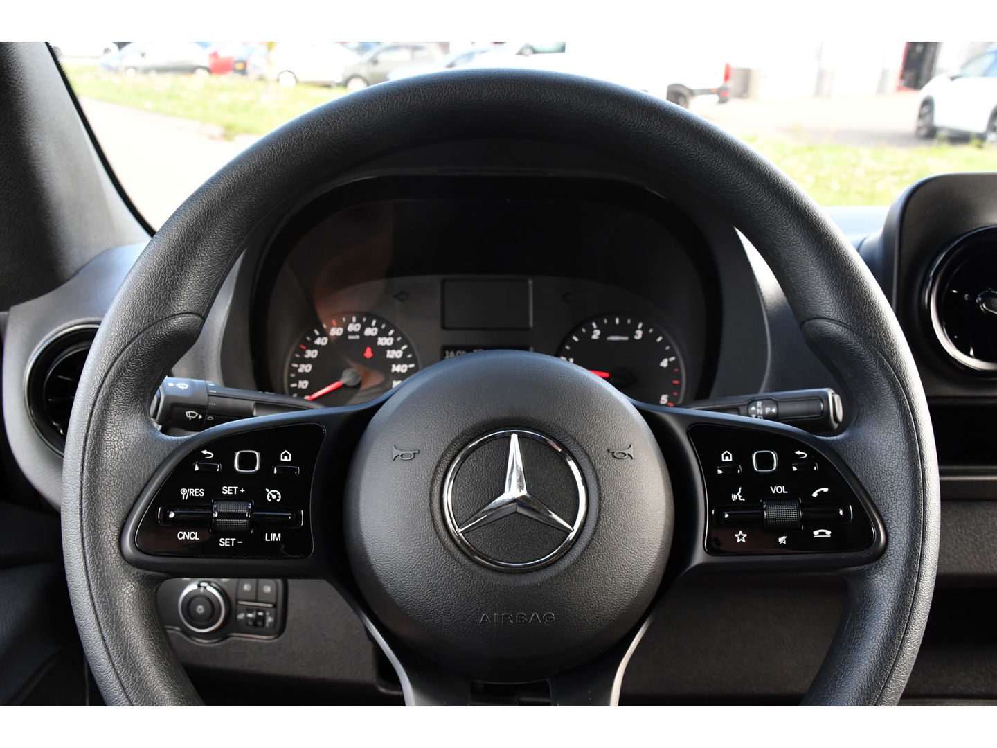 Mercedes-Benz Sprinter 315 1.9 CDI L2H1 FWD Black Edition DEMO! Cruise, Carplay, multimedia, Automaat, 150pk, 3 Zits, Uniek!