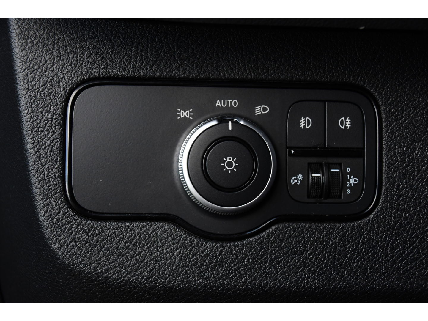 Mercedes-Benz Sprinter 315 1.9 CDI L2H1 FWD Black Edition DEMO! Cruise, Carplay, multimedia, Automaat, 150pk, 3 Zits, Uniek!