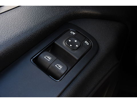 Mercedes-Benz Sprinter 315 1.9 CDI L2H1 FWD Black Edition DEMO! Cruise, Carplay, multimedia, Automaat, 150pk, 3 Zits, Uniek!