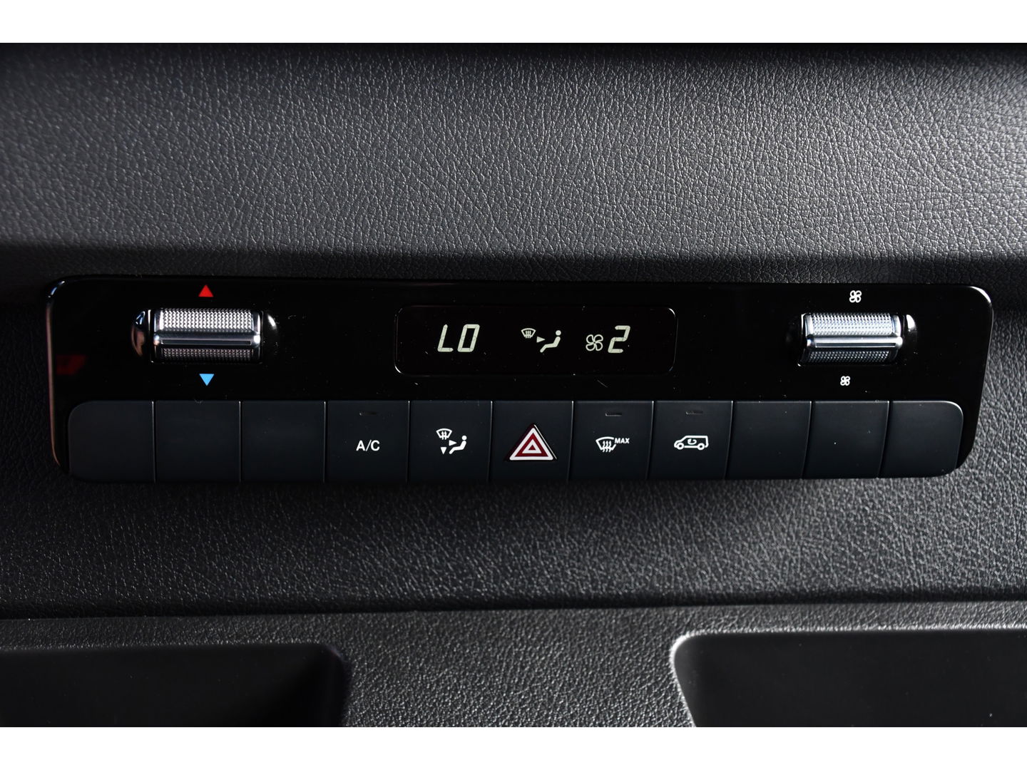 Mercedes-Benz Sprinter 315 1.9 CDI L2H1 FWD Black Edition DEMO! Cruise, Carplay, multimedia, Automaat, 150pk, 3 Zits, Uniek!