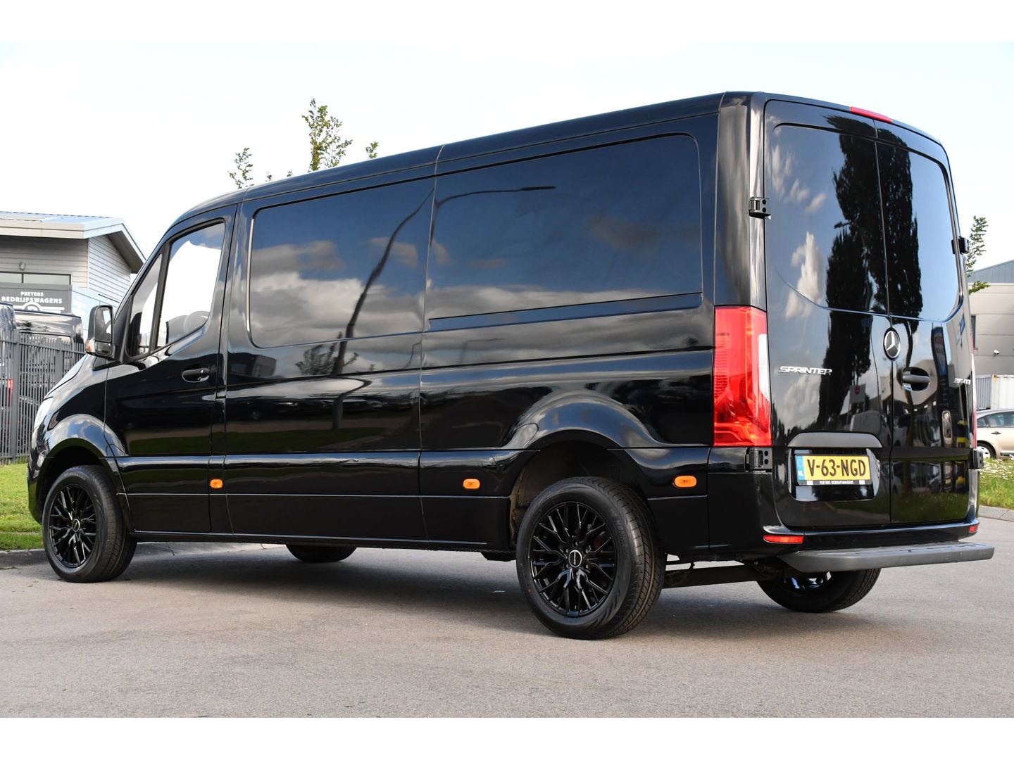 Mercedes-Benz Sprinter 315 1.9 CDI L2H1 FWD Black Edition DEMO! Cruise, Carplay, multimedia, Automaat, 150pk, 3 Zits, Uniek!