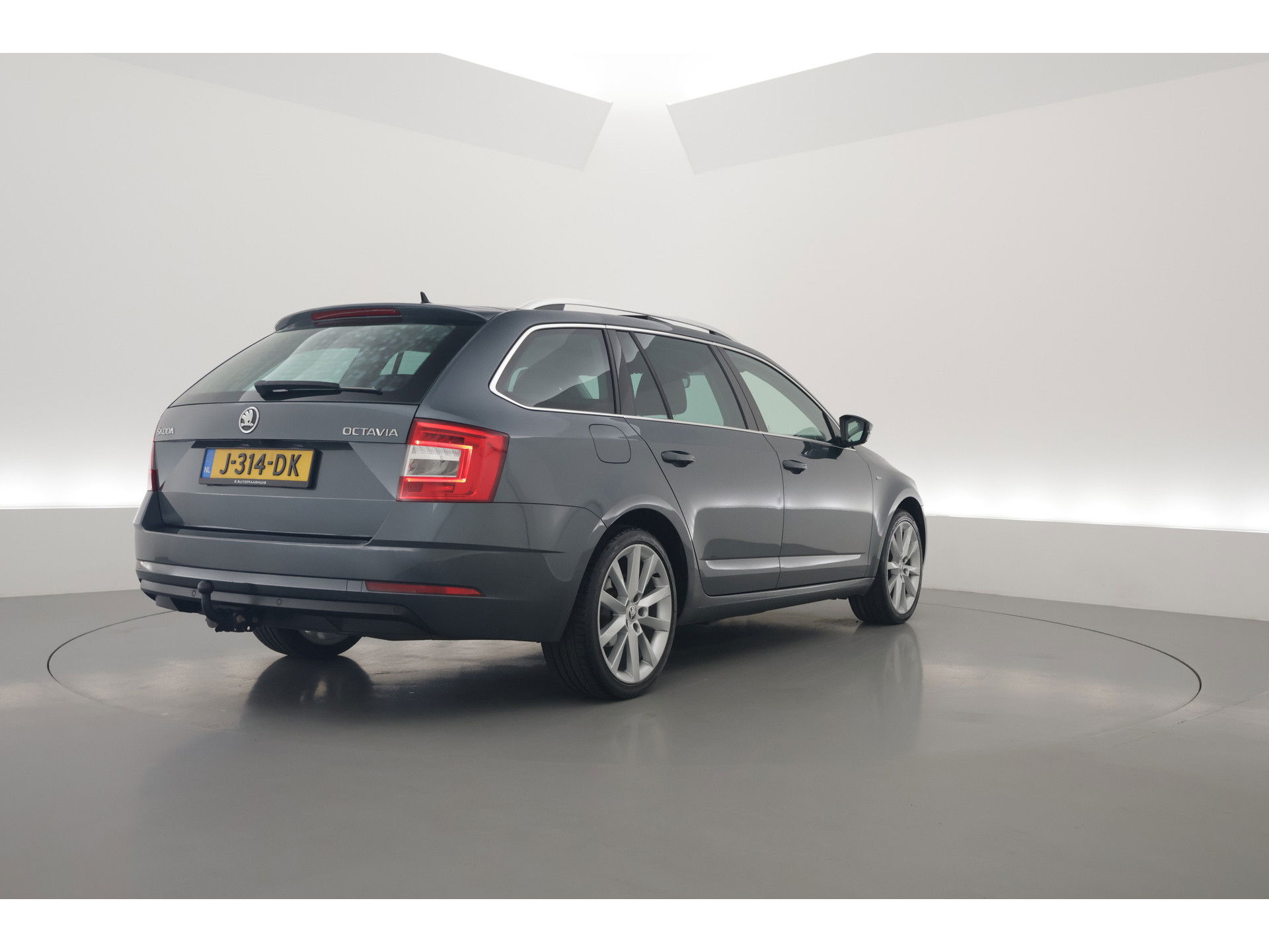 Škoda Octavia Combi 1.5 TSI Greentech Business DSG | Pano | Keyless | Navi | Apple Carplay | Camera | Trekhaak