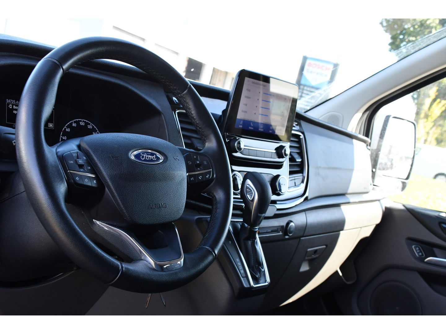 Ford Transit Custom 320 2.0 TDCI L2H1 Platinum Edition DC MARGE! Camera, Cruise, Carplay, 130pk, Automaat, Leder, LED, Multimedia, Stoelverwarming, Uniek!