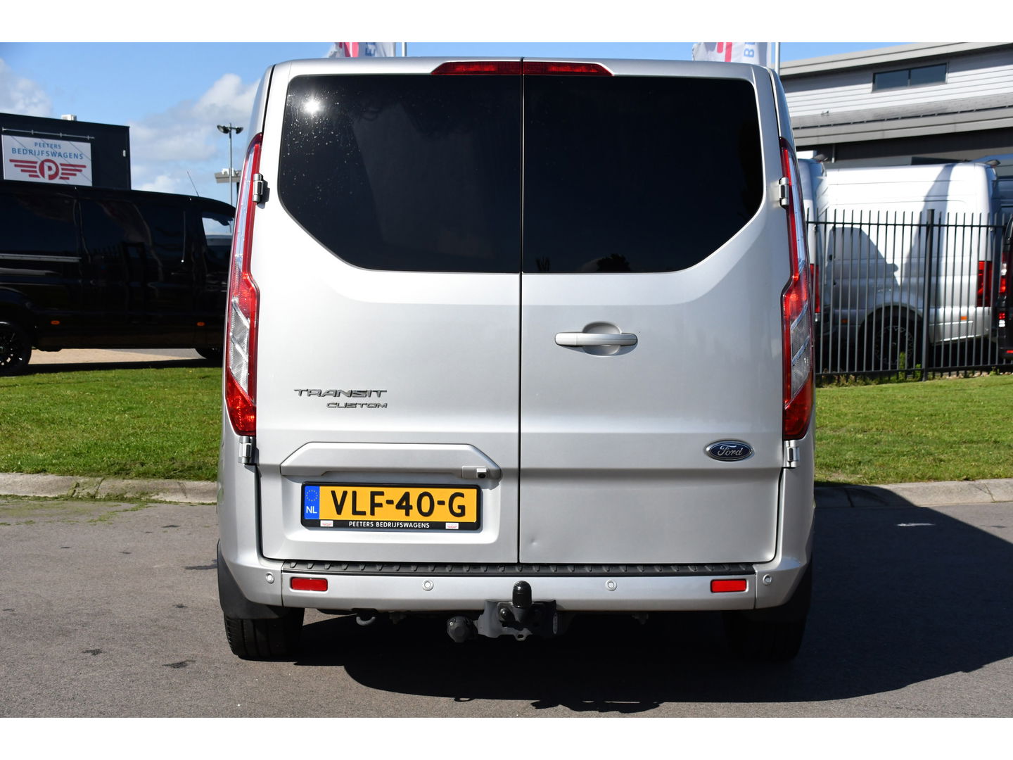 Ford Transit Custom 320 2.0 TDCI L2H1 Platinum Edition DC MARGE! Camera, Cruise, Carplay, 130pk, Automaat, Leder, LED, Multimedia, Stoelverwarming, Uniek!